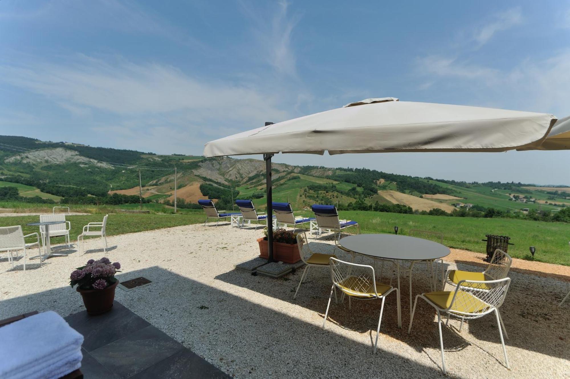 Borgo Stanzano Aparthotel Zocca Exterior photo